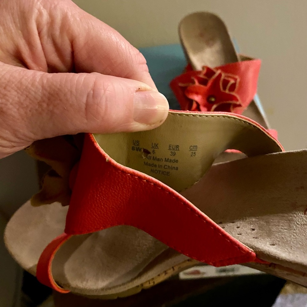 Life Stride Notice Nala Soft System Flower Accent 2.5" Wedge Sandals. Size 8W - Picture 5 of 5